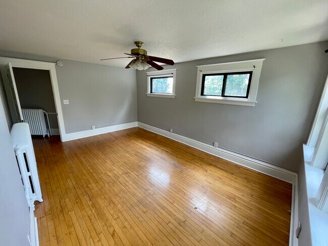 Foto del edificio - 1528 Iglehart AVe