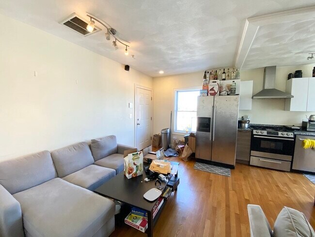 Foto del edificio - 128 Hillside St