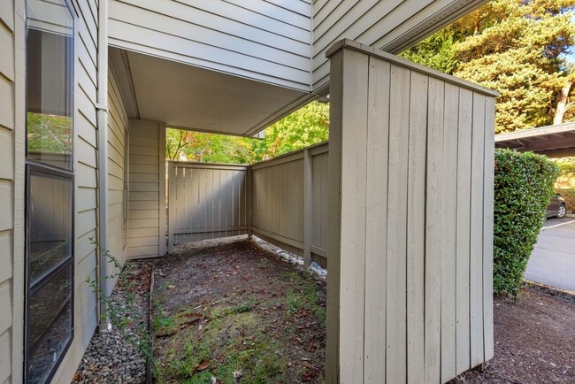Building Photo - 8851 166th Ave NE