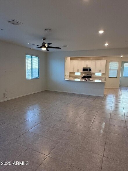 Foto del edificio - 21288 W Yale St