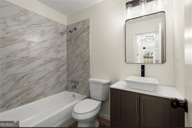 Foto del edificio - 3753 Adamsville Dr SW