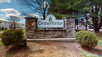Building Photo - 12 Greenbriar Dr