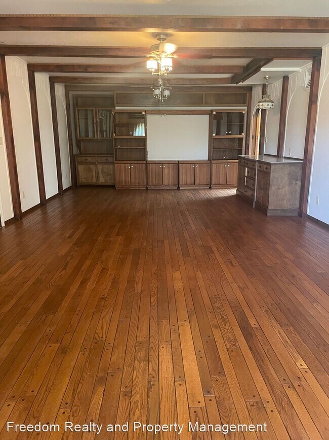 Foto del edificio - 5 br, 3 bath House - 12606 Stradley Ave