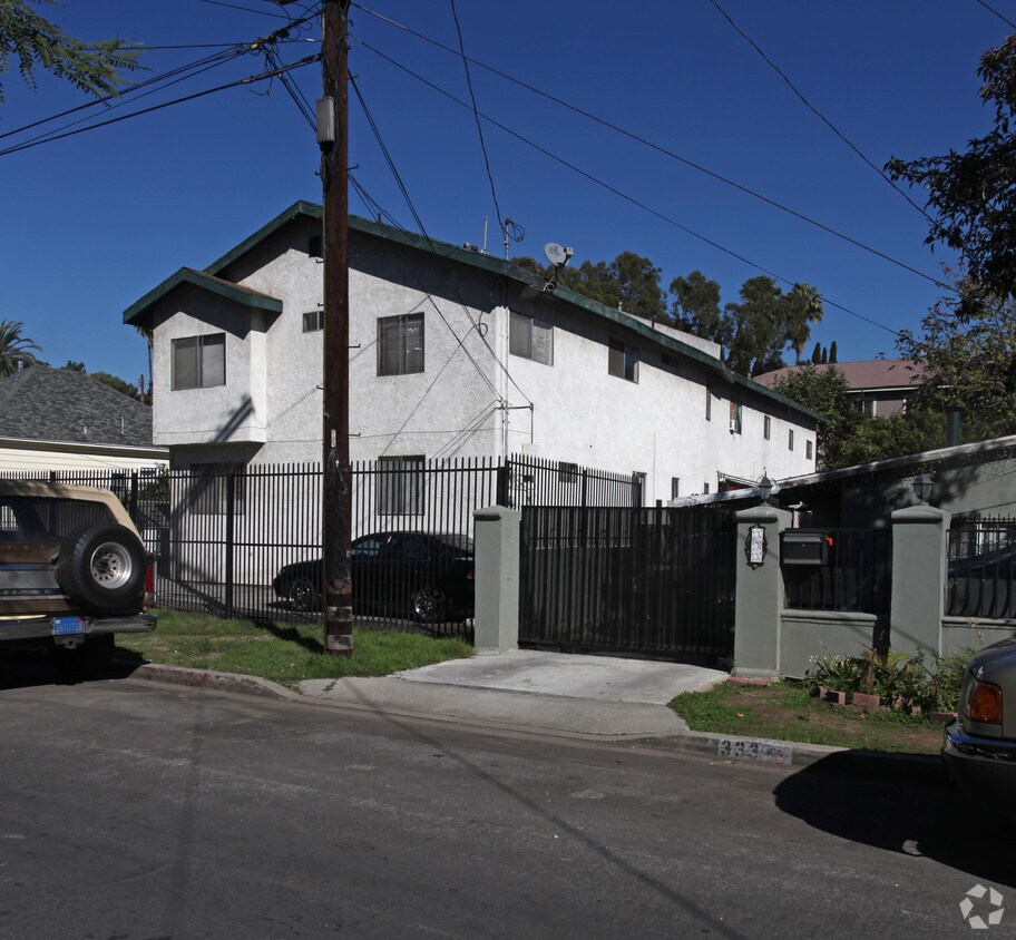 Foto del edificio - 387 S Avenue 59