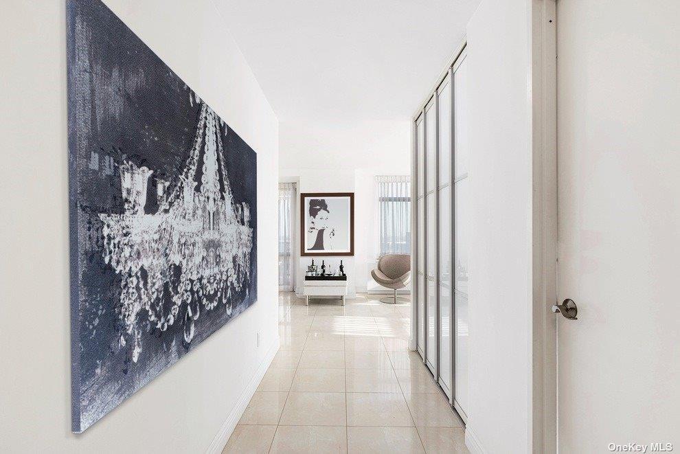 Foto principal - 112-01 Queens Blvd