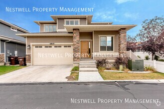 Building Photo - 6815 Castle Point Ln