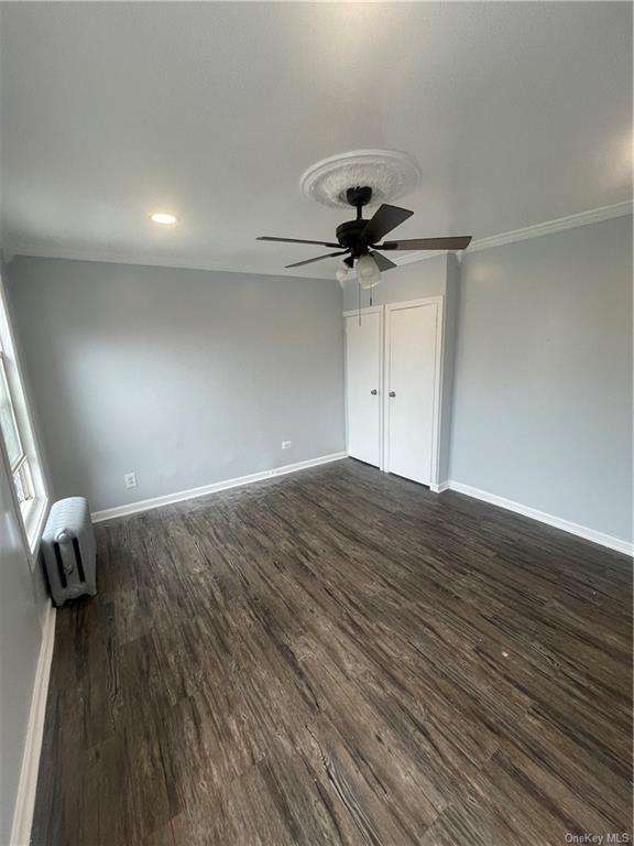 Foto del edificio - 2060 Bathgate Ave