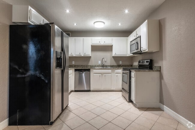 Kitchen - The Oaks at Hazel