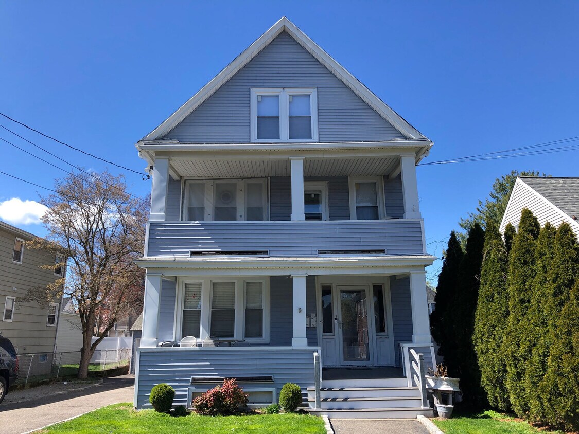 39 King St, Bridgeport, CT 06605 Room for Rent in Bridgeport, CT