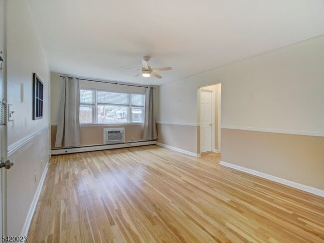 Foto del edificio - 741 Bloomfield Ave