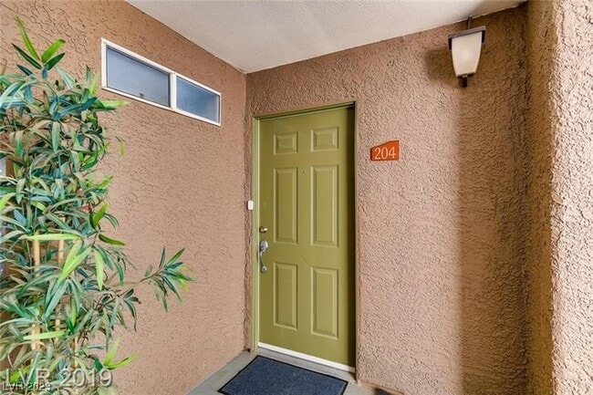 Building Photo - 2130 Sealion Dr