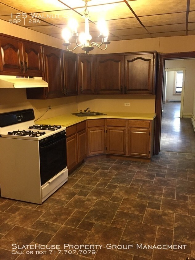 Primary Photo - Five Bedroom House