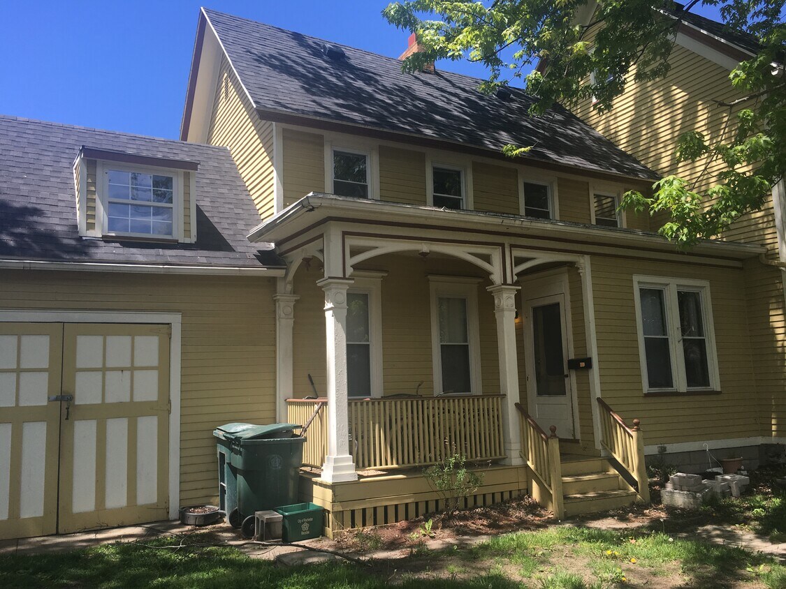 76 Alexander St, Rochester, NY 14620 Apartments in Rochester, NY