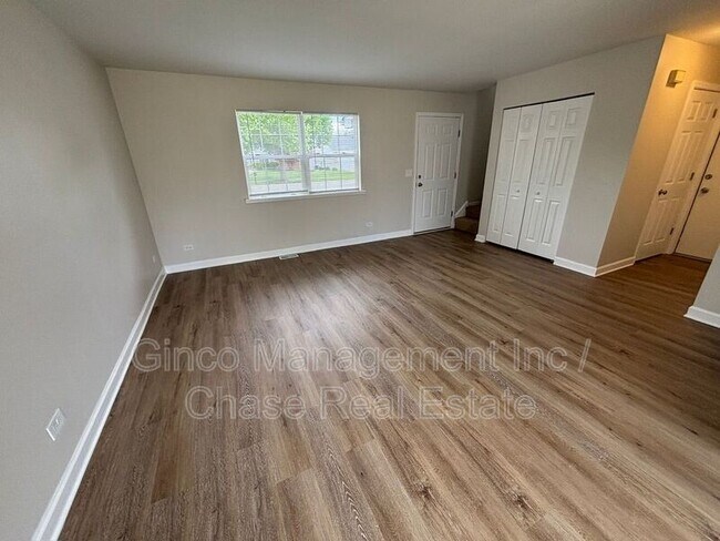 Foto del edificio - 5312 Riviera Blvd