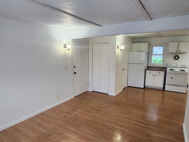 Building Photo - 1709 Warwick Wy