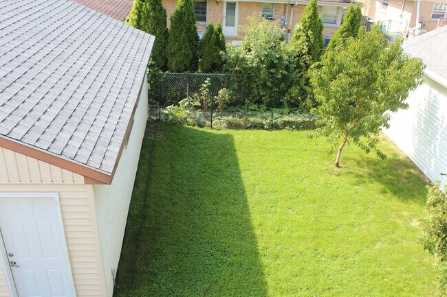 Backyard - 817 S 87th St