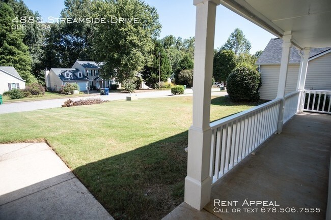 Building Photo - Newly Renovated Ranch with Private Backyard!