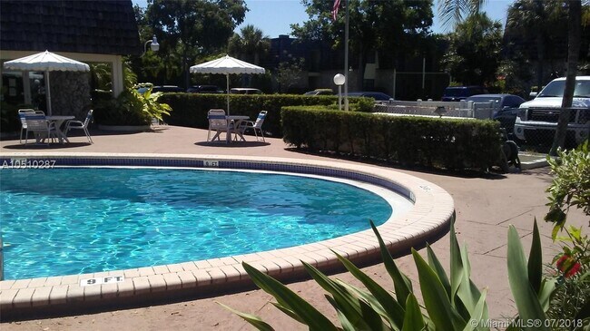 Foto del edificio - 3105 Oakland Shores Dr