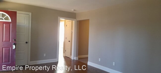 Building Photo - 4 br, 2 bath House - 405 Sequoia Drive