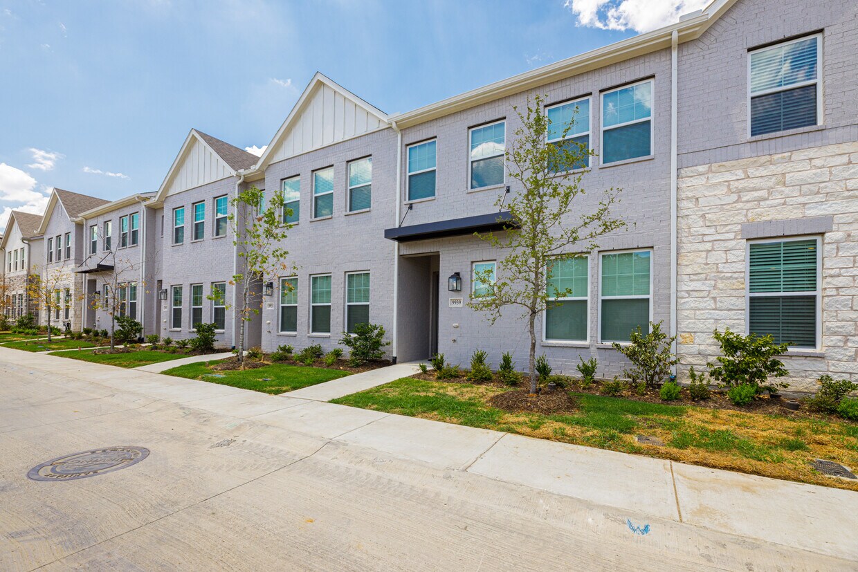 Foto principal - 9939 Schramm St