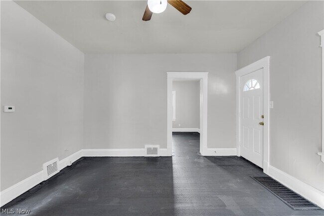 Foto del edificio - 13105 Carrington Ave