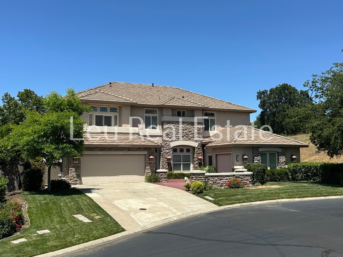 Foto principal - 131 Gage Ct