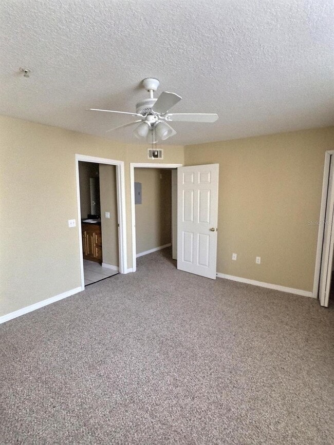 Building Photo - 13803 Fairway Island Dr