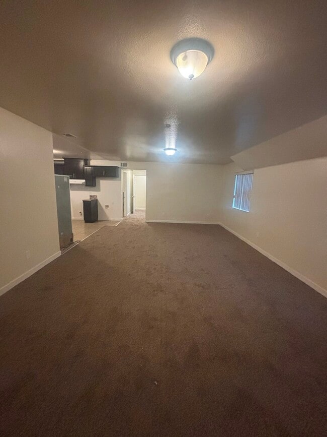 Building Photo - 401 W 105th St