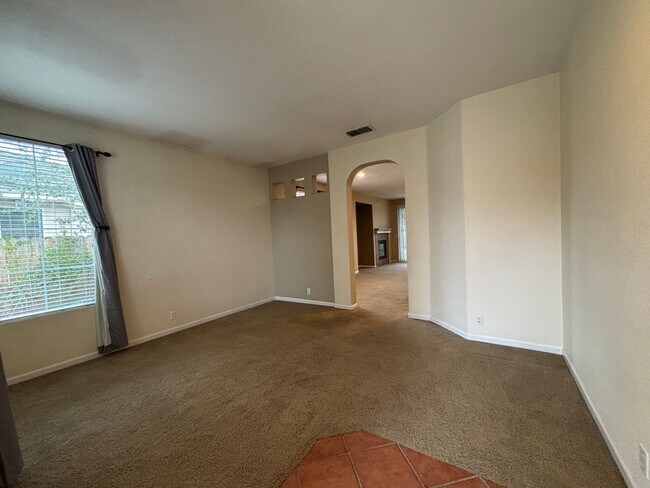 Building Photo - Must See, Beautiful, Warm, Inviting Home