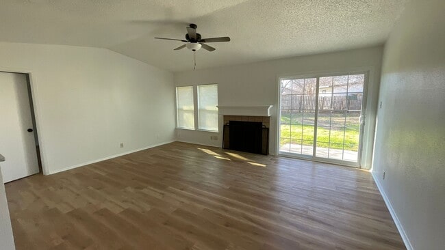 Photo - Large 2/2 duplex with a 2 car garage House