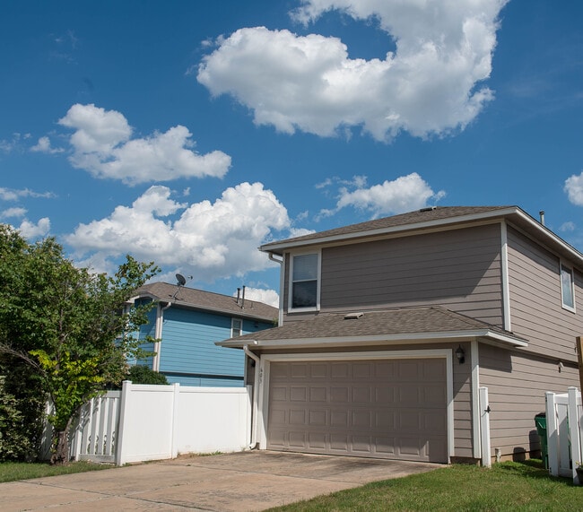 Building Photo - 603 Big Spring Dr