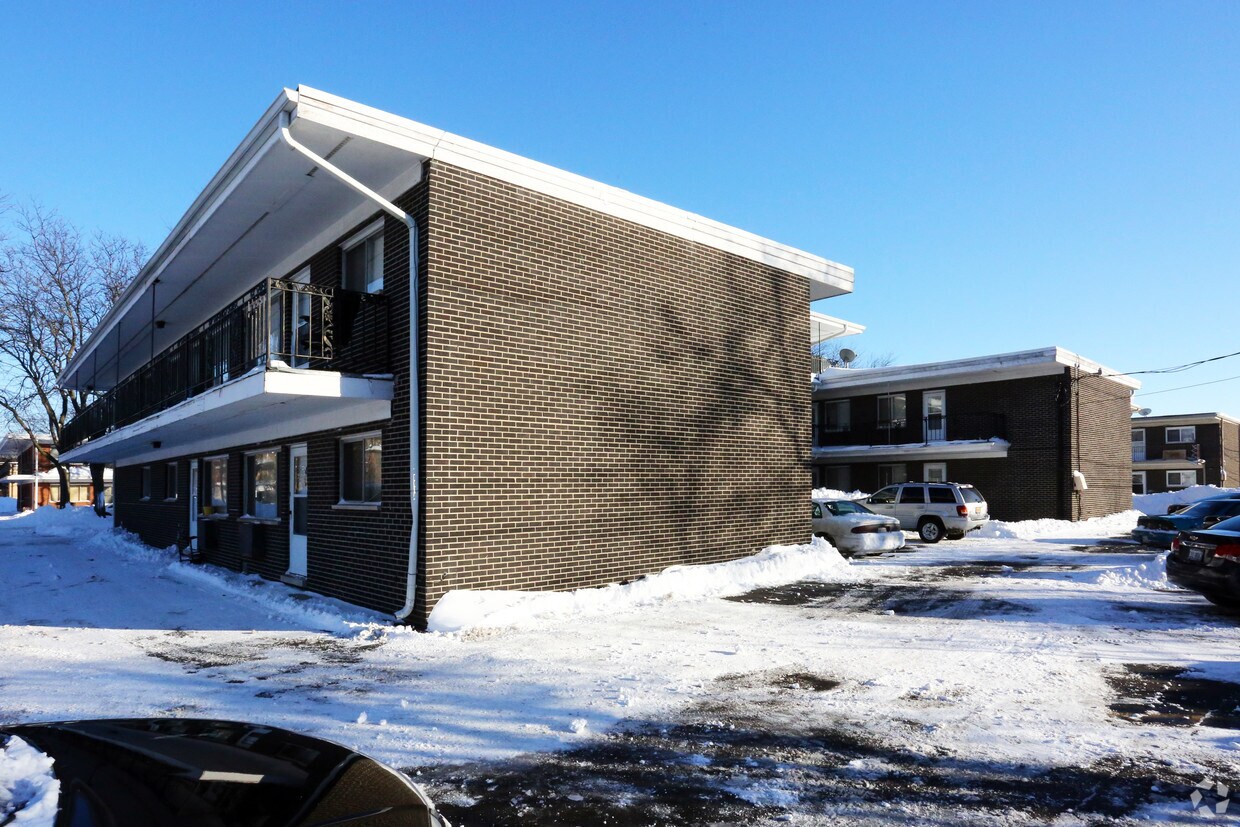Building Photo - 2128 N Elmwood Ave