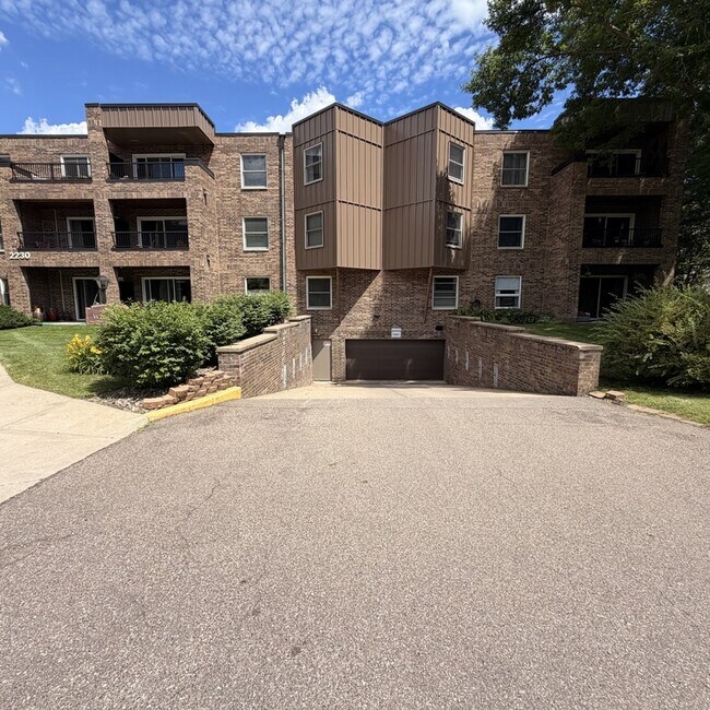 Foto del edificio - 2210 Midland Grove Rd
