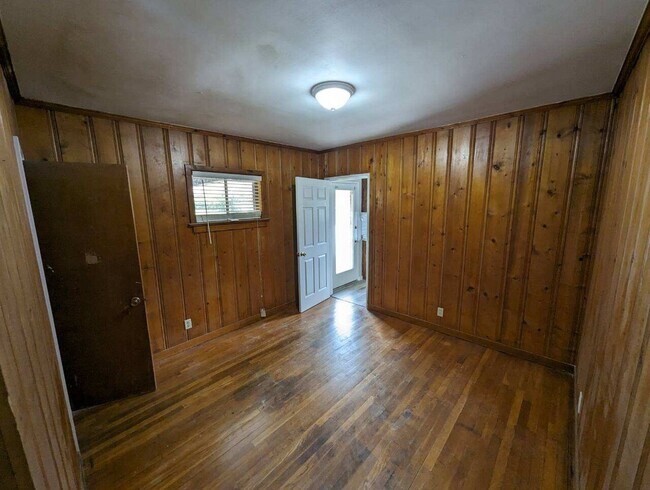 Building Photo - 3502 Cottonwood Drive