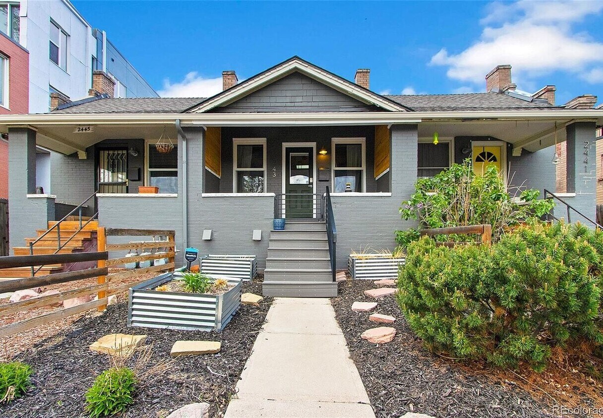 Foto principal - In the Heart of Highlands 2 Bedroom 1 Bath...