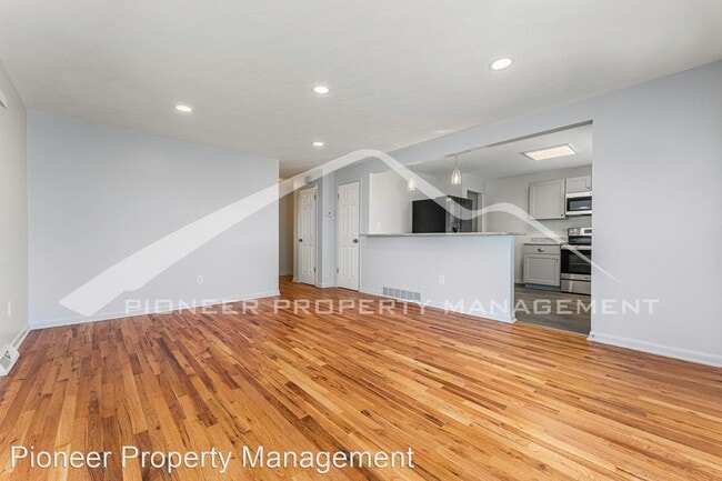 Foto del edificio - 3 br, 2 bath House - 6095 W 8th Ave.