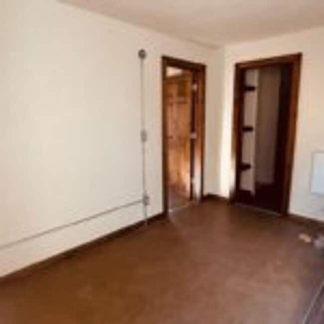 Building Photo - 507 6th Ave