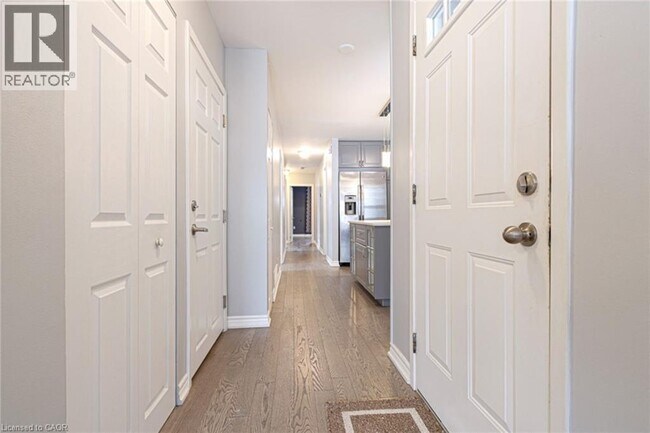 Photo du bâtiment - 1601 Sandgate Crescent