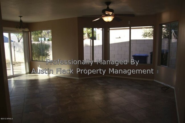 Building Photo - 2726 S Ananea