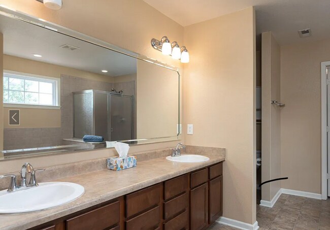 Foto del edificio - 2263 Durand Rd