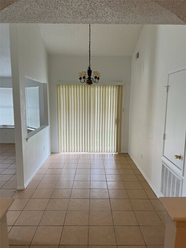 Building Photo - 23335 Pebworth Pl