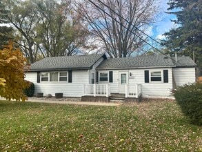 Building Photo - 2631 Tatham Rd
