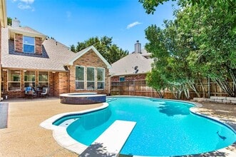 Building Photo - 421 Soren Dr