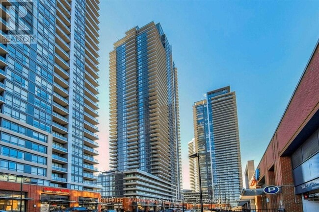 Building Photo - 2220-2220 Lake Shore Blvd W