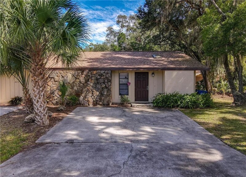 215 Beach Ln Unit B, Crystal River, FL 34429 Apartment for Rent in