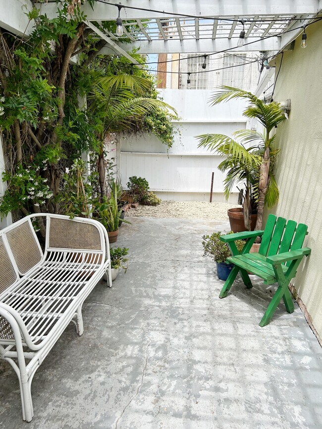 Foto del edificio - 1129 Cabrillo Ave