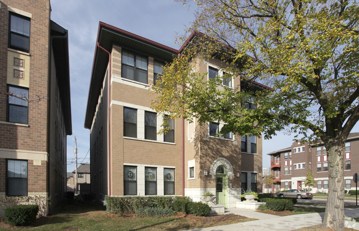 Building Photo - 3836 S Cottage Grove Ave