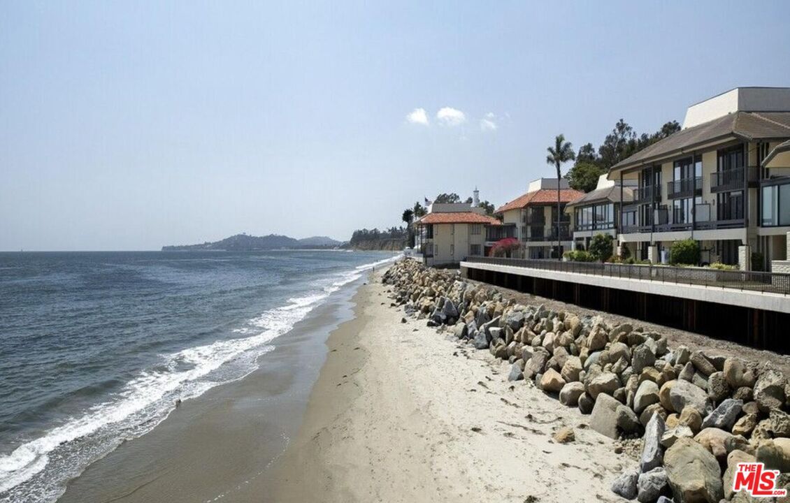 Primary Photo - 1385 PLAZA PACIFICA Plz