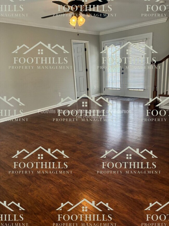 Foto del edificio - 115 Crosscreek Dr