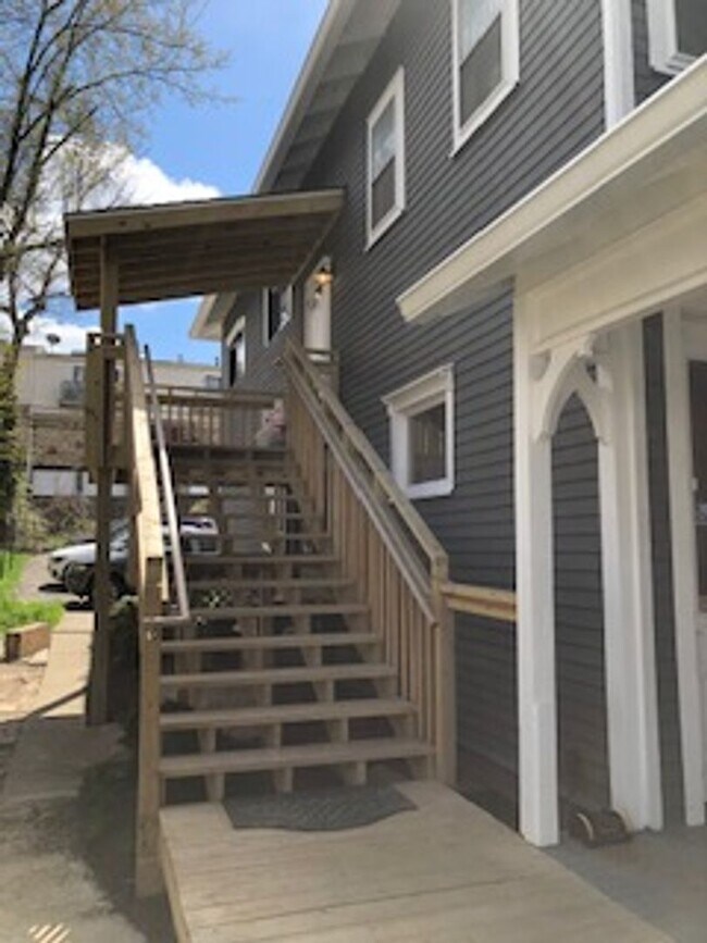 Foto del edificio - 412 E 4th St